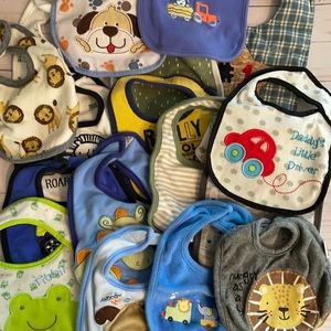 Assorted lot of 18 cloth bibs